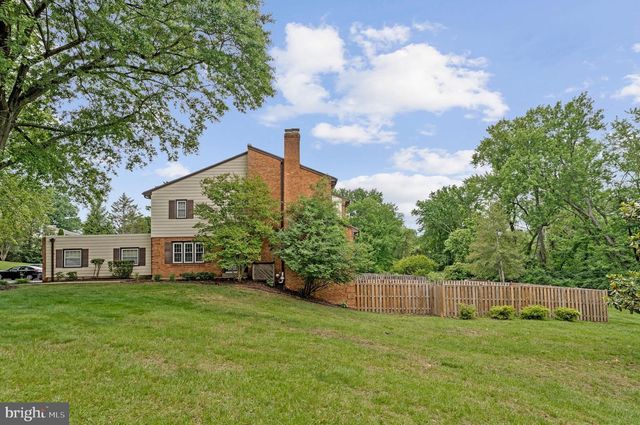 926 MOOREFIELD CREEK RD SW, Vienna, VA 22180