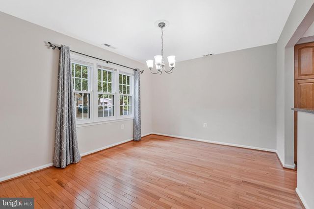 926 MOOREFIELD CREEK RD SW, Vienna, VA 22180