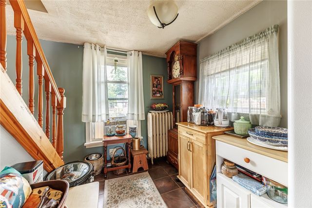 11 Woodneath Crescent, East Rochester, NY 14445