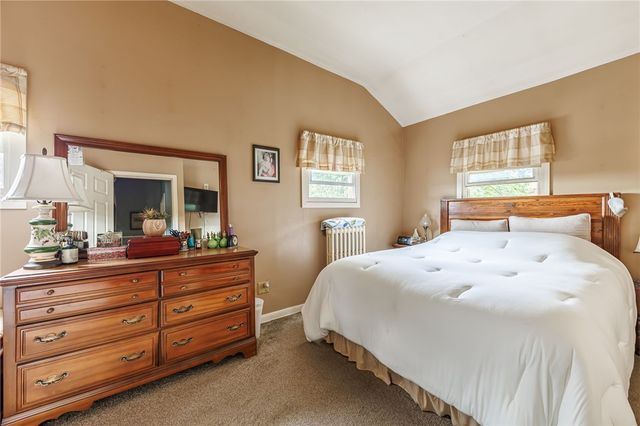 11 Woodneath Crescent, East Rochester, NY 14445