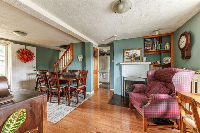 11 Woodneath Crescent, East Rochester, NY 14445