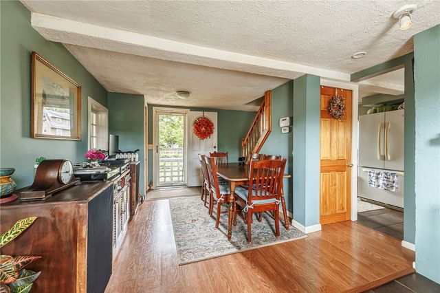 11 Woodneath Crescent, East Rochester, NY 14445