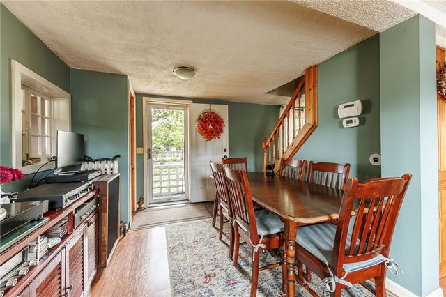 11 Woodneath Crescent, East Rochester, NY 14445