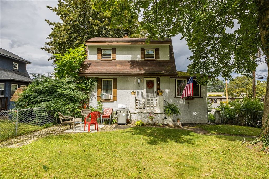 11 Woodneath Crescent, East Rochester, NY 14445