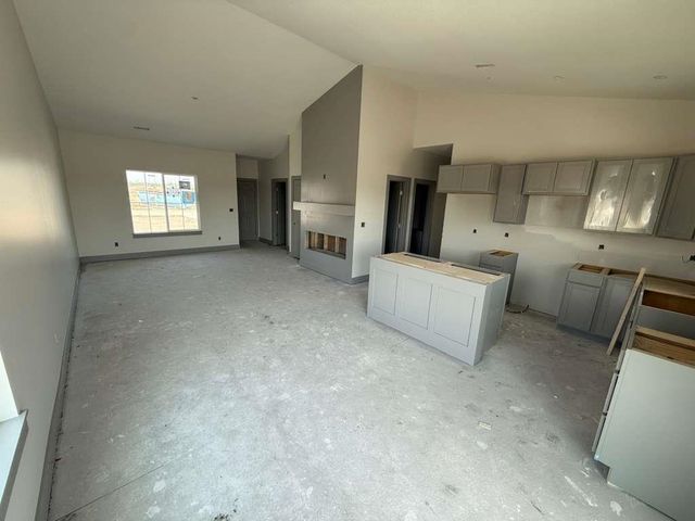 1611 Midway Ct., Valley Center, KS 67147