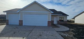 1611 Midway Ct., Valley Center, KS 67147
