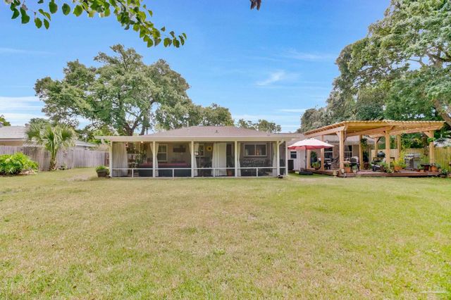 605 Lownde Ave, Pensacola, FL 32507