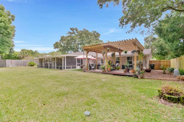 605 Lownde Ave, Pensacola, FL 32507