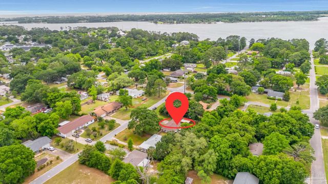 605 Lownde Ave, Pensacola, FL 32507