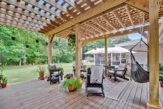 605 Lownde Ave, Pensacola, FL 32507