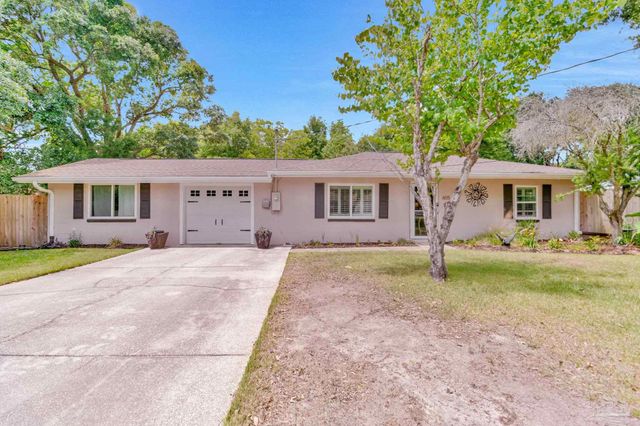 605 Lownde Ave, Pensacola, FL 32507
