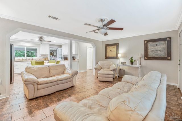 605 Lownde Ave, Pensacola, FL 32507
