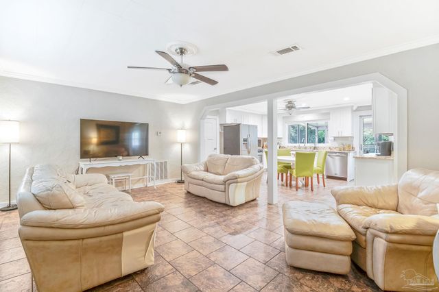 605 Lownde Ave, Pensacola, FL 32507