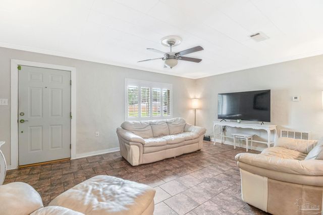 605 Lownde Ave, Pensacola, FL 32507
