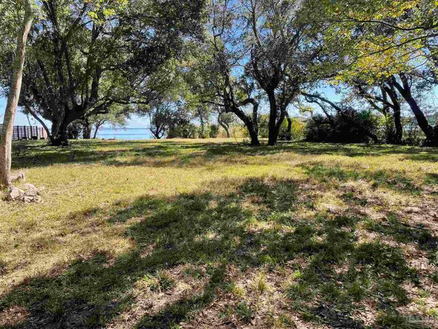 3717 Mackey Cove Dr, Pensacola, FL 32514