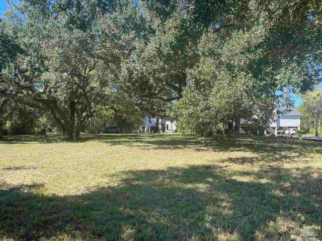3717 Mackey Cove Dr, Pensacola, FL 32514