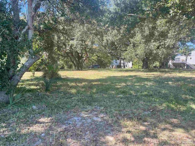 3717 Mackey Cove Dr, Pensacola, FL 32514