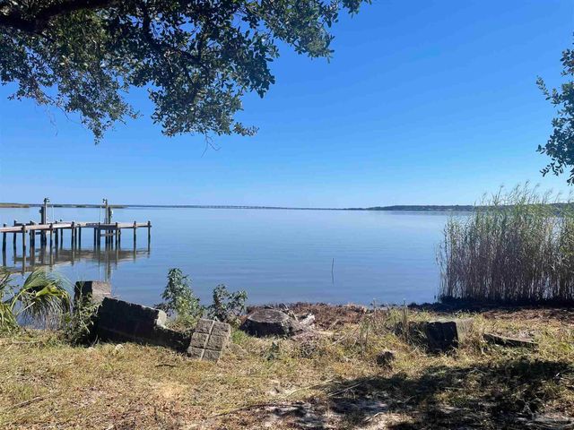 3717 Mackey Cove Dr, Pensacola, FL 32514