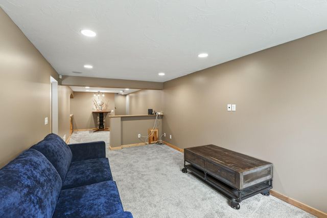 1520 Independence Avenue, Chaska, MN 55318