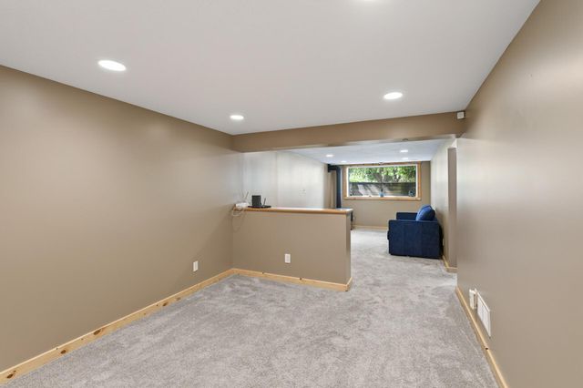 1520 Independence Avenue, Chaska, MN 55318