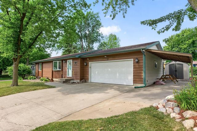 1520 Independence Avenue, Chaska, MN 55318