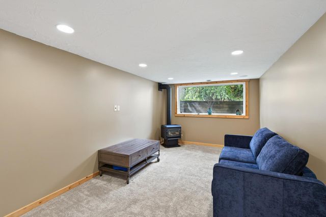 1520 Independence Avenue, Chaska, MN 55318