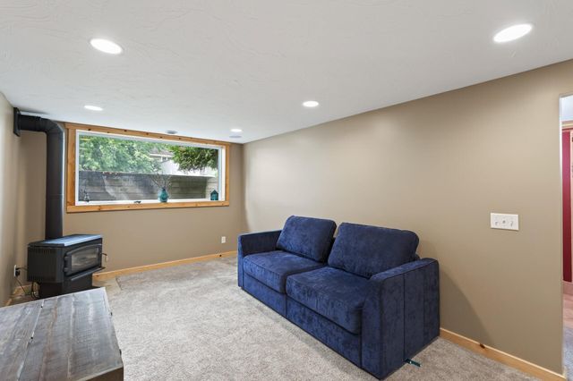 1520 Independence Avenue, Chaska, MN 55318