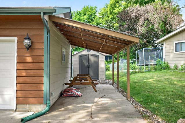 1520 Independence Avenue, Chaska, MN 55318
