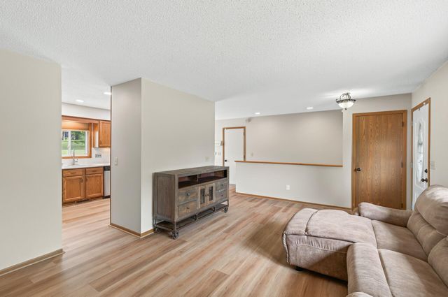 1520 Independence Avenue, Chaska, MN 55318