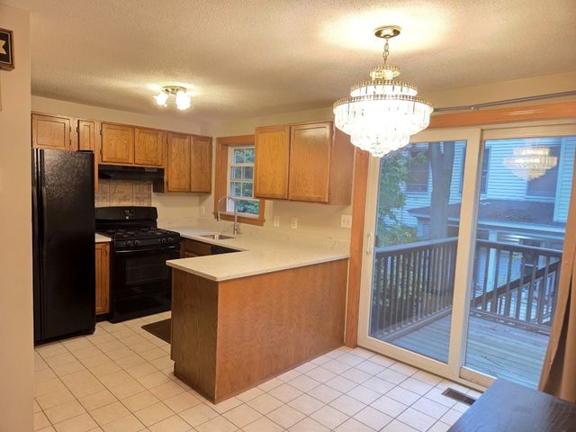 80 Smith St 2A, Lowell, MA 01851