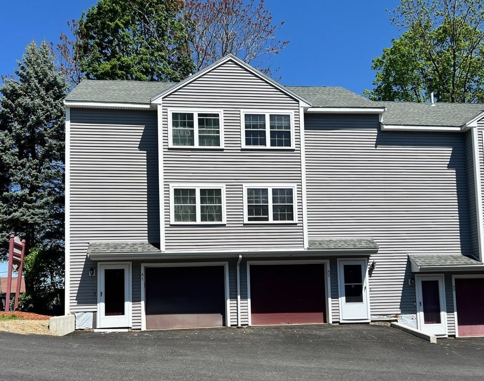 80 Smith St 2A, Lowell, MA 01851