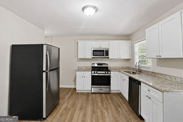 306 Ard Place NW, Atlanta, GA 30331