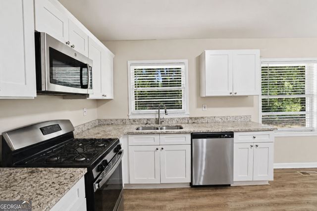 306 Ard Place NW, Atlanta, GA 30331