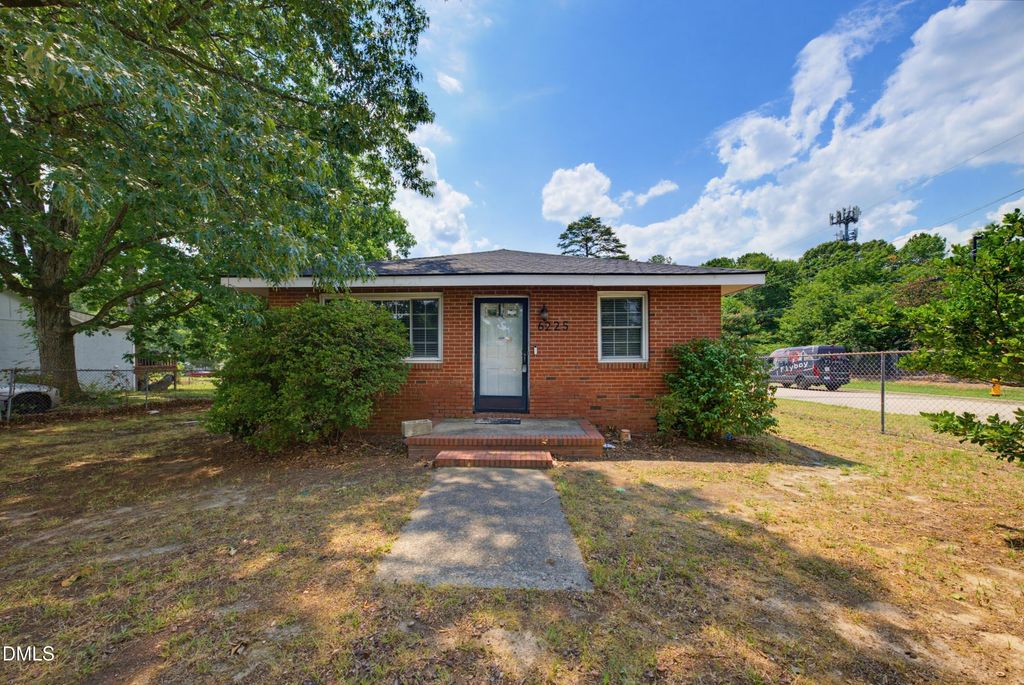 6225 Creedmoor Road, Raleigh, NC 27612