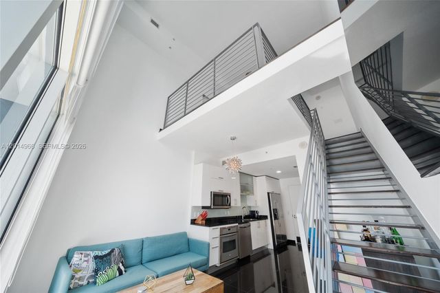 60 SW 13th St 4008, Miami, FL 33130