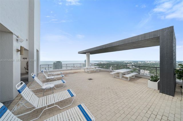 60 SW 13th St 4008, Miami, FL 33130