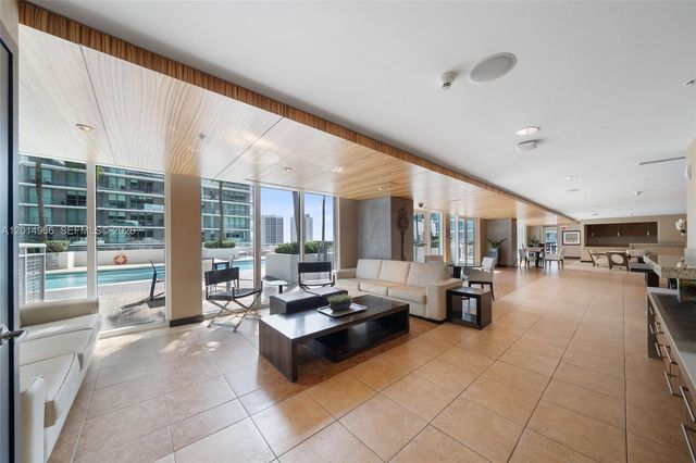 60 SW 13th St 4008, Miami, FL 33130