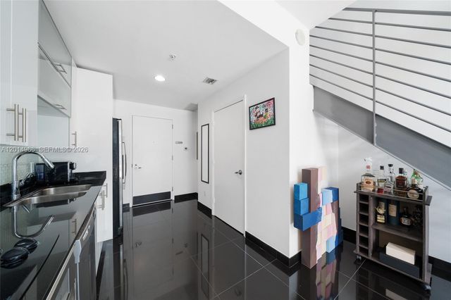 60 SW 13th St 4008, Miami, FL 33130