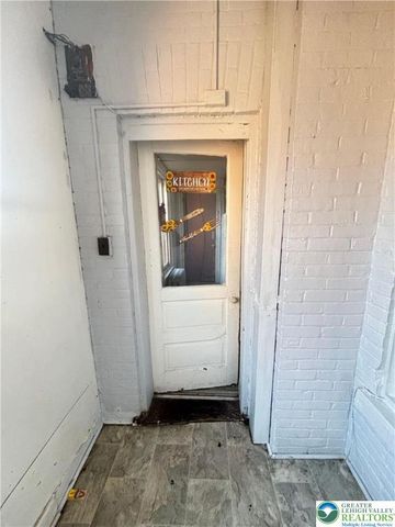 323 8th Street North 2F, Allentown City, PA 18102