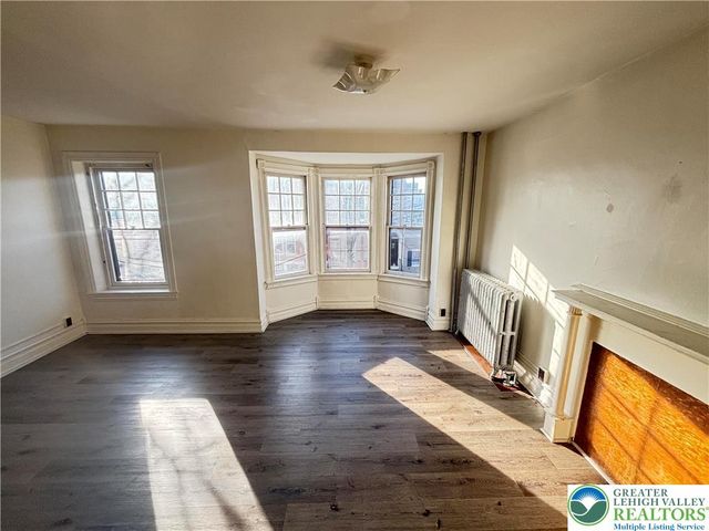 323 8th Street North 2F, Allentown City, PA 18102