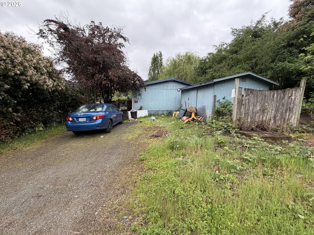 521 Nw HARRISON St, Canyonville, OR 97417