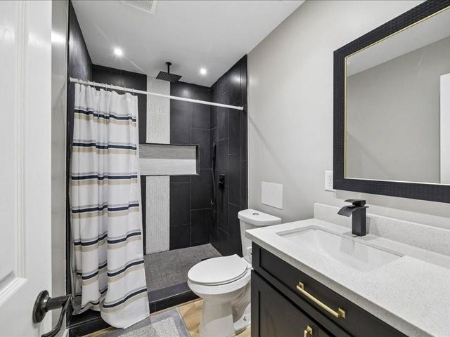 7402 Alabonson Road 202, Houston, TX 77088