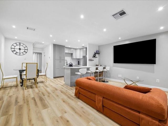 7402 Alabonson Road 202, Houston, TX 77088