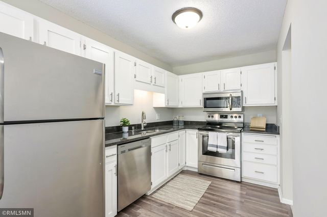 7501 W 101st Street 112, Bloomington, MN 55438