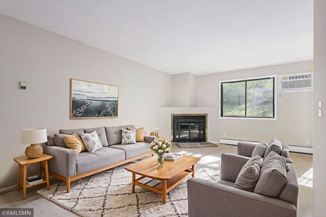 7501 W 101st Street 112, Bloomington, MN 55438