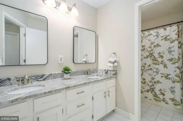 7501 W 101st Street 112, Bloomington, MN 55438