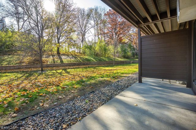 7501 W 101st Street 112, Bloomington, MN 55438