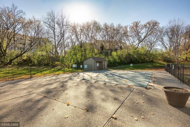 7501 W 101st Street 112, Bloomington, MN 55438