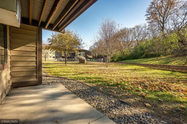 7501 W 101st Street 112, Bloomington, MN 55438