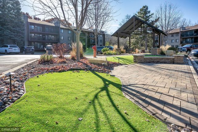 7501 W 101st Street 112, Bloomington, MN 55438
